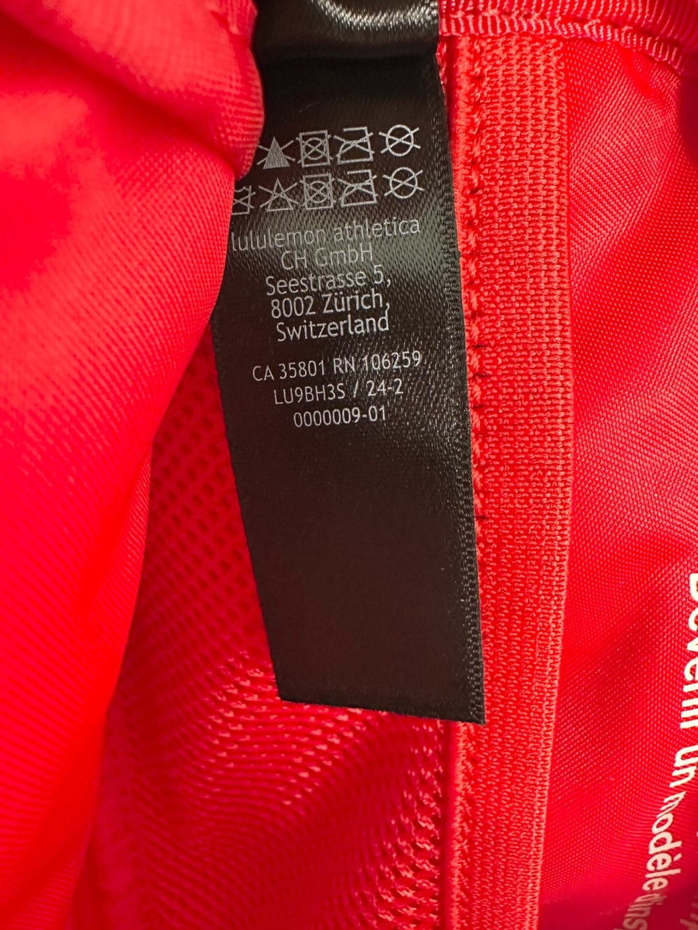 |NWOT| Lululemon Team Canada Future Legacy Mini Belt Bag *COC CPC Logo - Picture 8 of 8